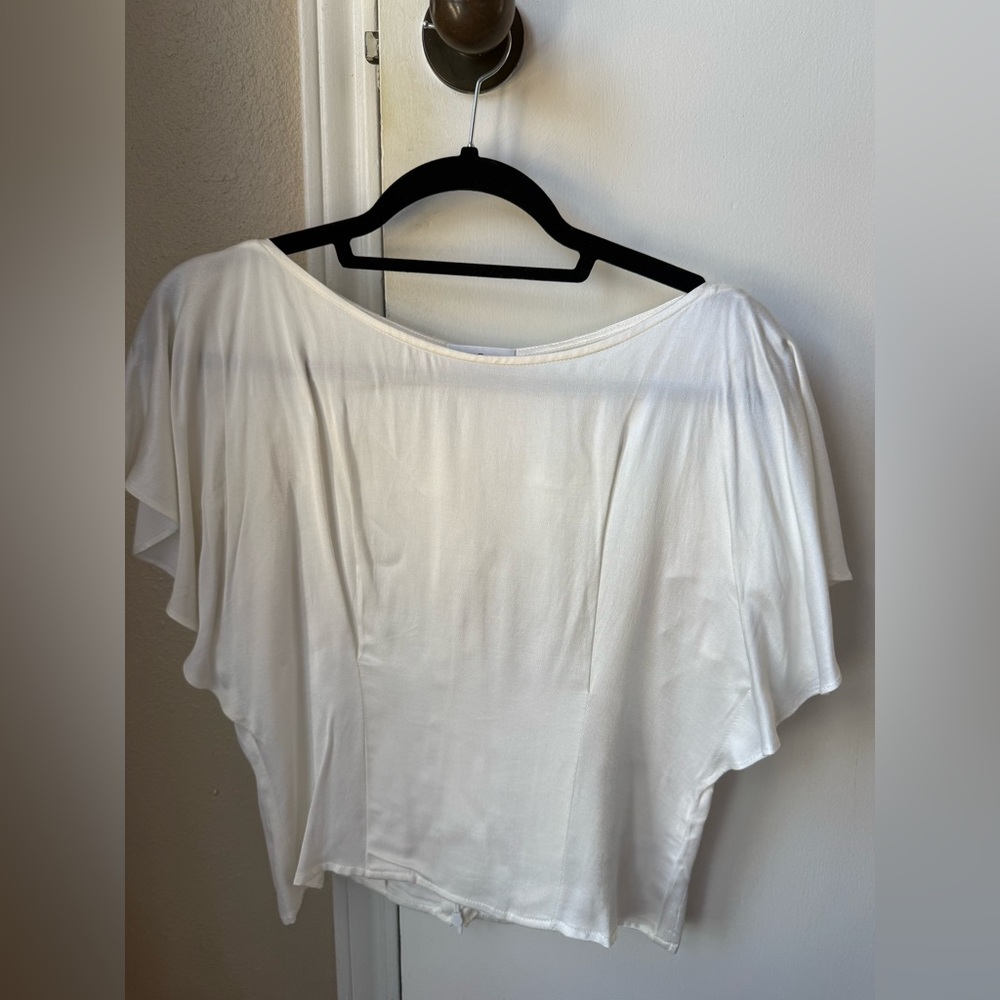 Socialite White Flutter Sleeve Blouse